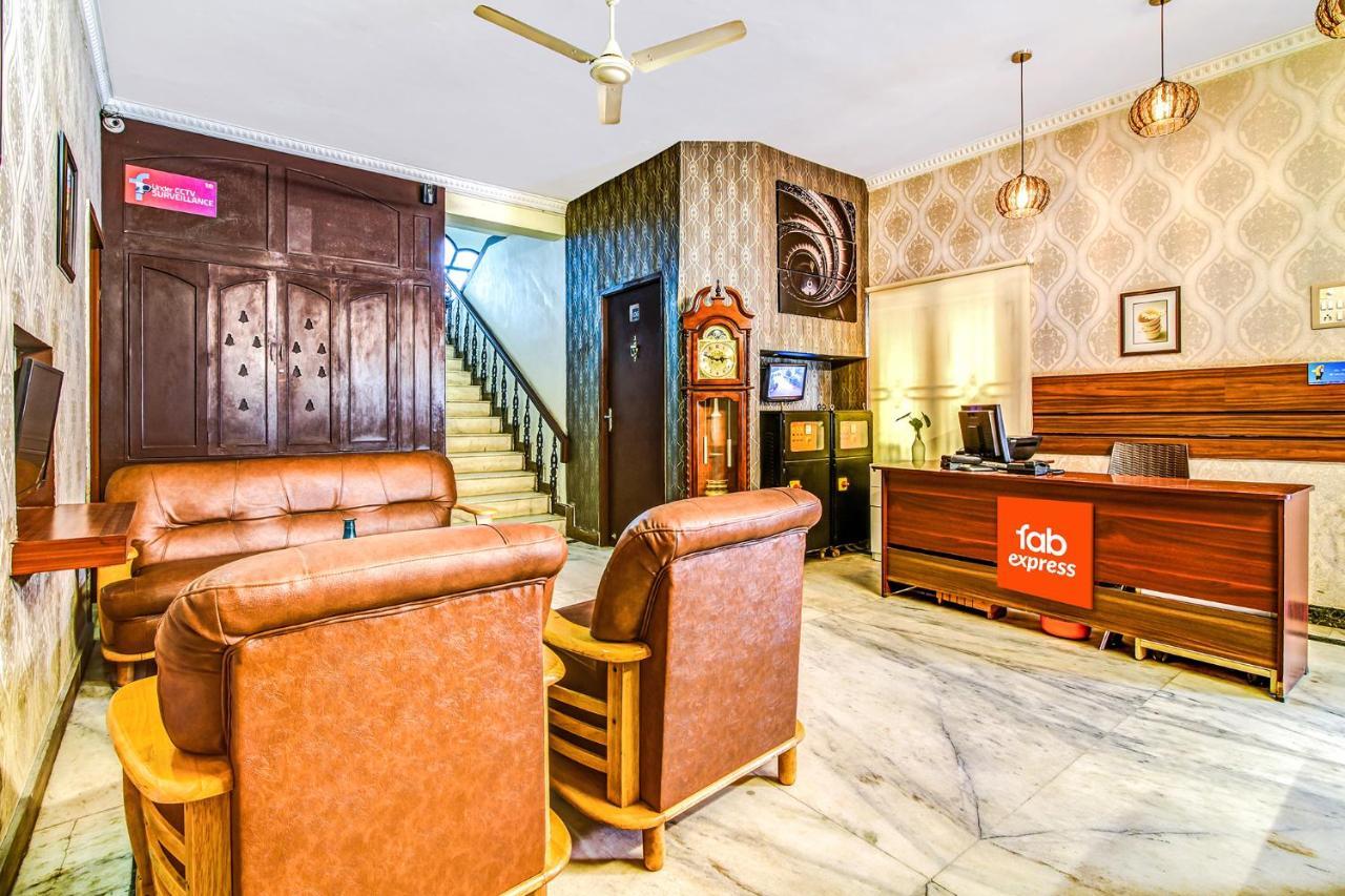 Fabexpress Nestlay Rooms - 100M From Velammal Hall, Moggappair Chennai Extérieur photo